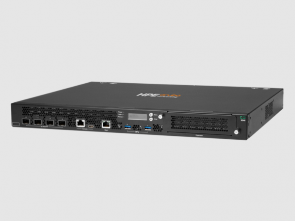 HPE Aruba Networking 9240 (RW) TAA 4xSFP28 1 Expansion Slot Campus Gateway - Image 3